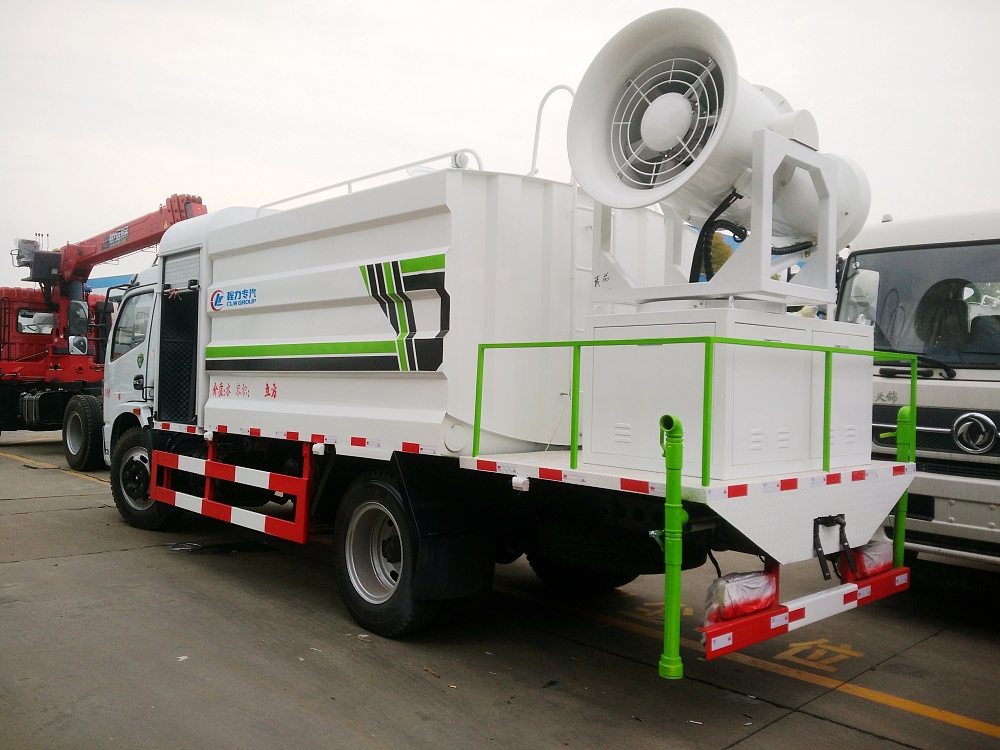 國六東風凱普特6.5方多功能霧炮車