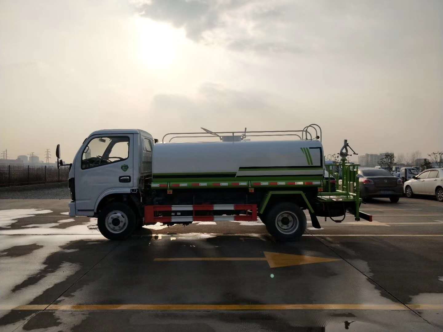 國六東風(fēng)福瑞卡5噸灑水車