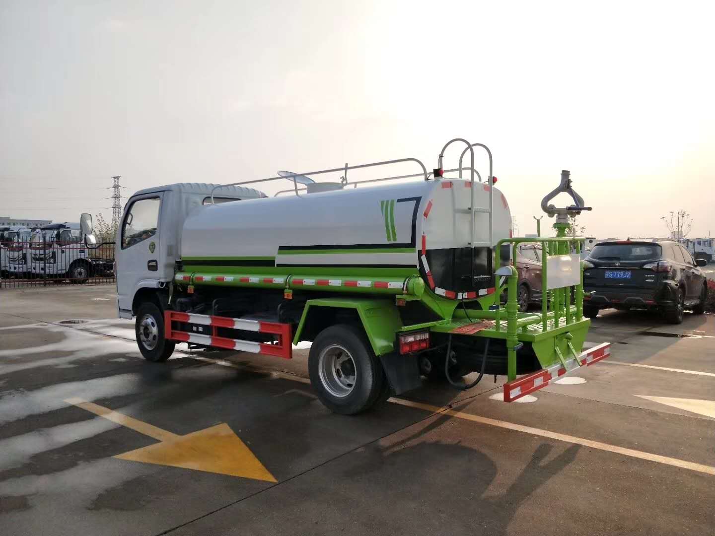 國六東風(fēng)福瑞卡5噸灑水車