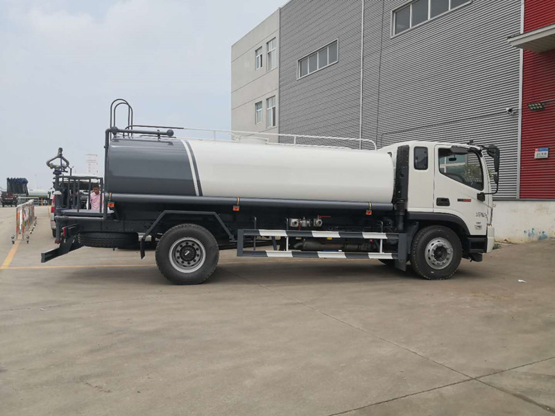 國六福田瑞沃12方灑水車