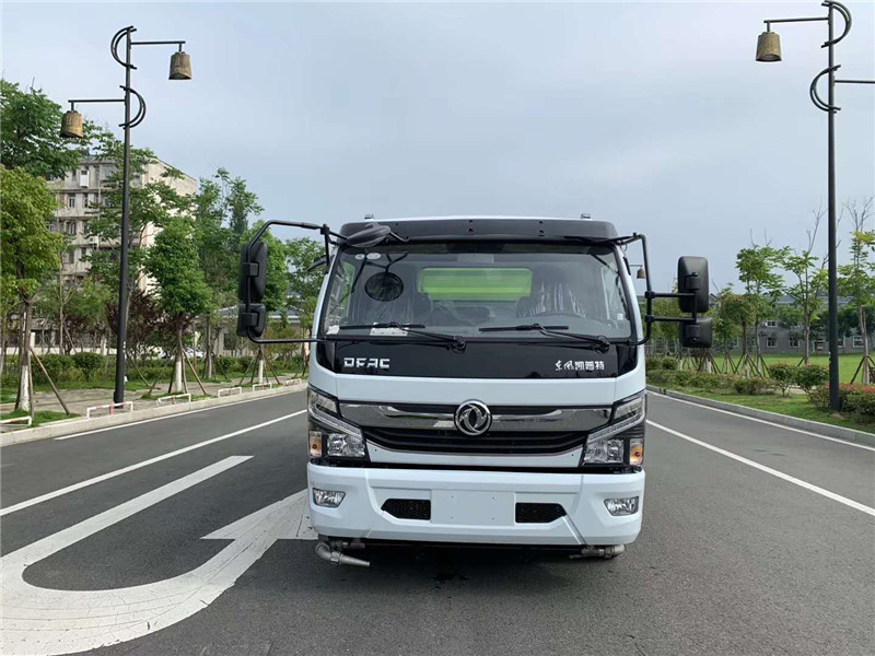國六東風(fēng)多利卡D7 掃路車