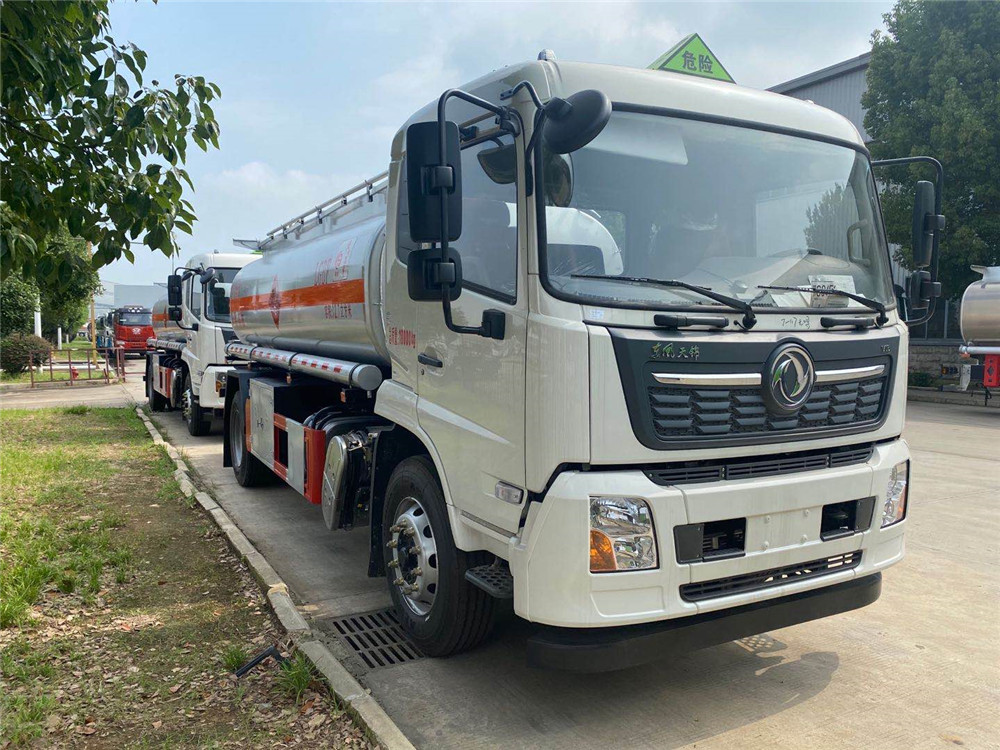 12.7方東風(fēng)天錦單橋國(guó)六油罐車(chē)