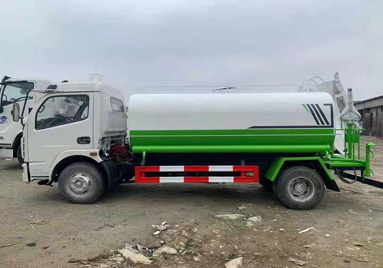 二手八噸灑水車