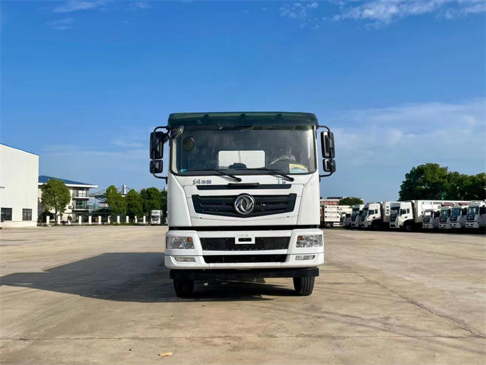 國(guó)六東風(fēng)華神T5后雙橋20噸灑水車(chē)